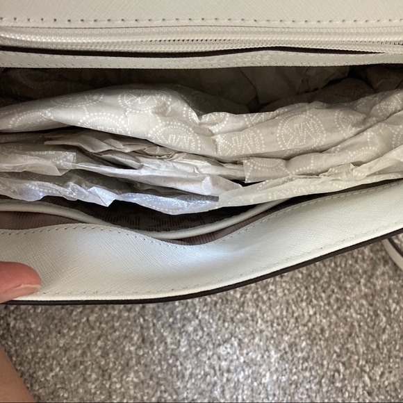 Michael Kors small Ava satchel bag crossbody NWT white - Picture 8 of 9